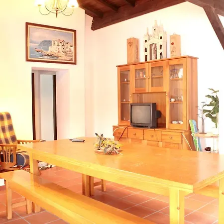 Charming House In With Shared Pool Pataias