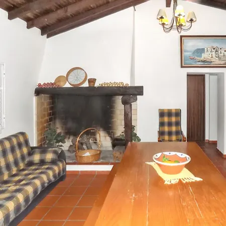 Holiday home Charming House In With Shared Pool Pataias