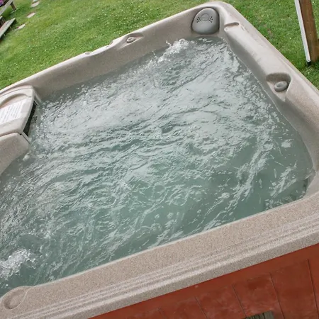 Charming House In With Shared Pool 度假居 帕塔亚什