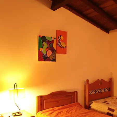Dom wakacyjny Charming House In With Shared Pool *