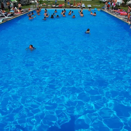 Charming House In With Shared Pool Dom wakacyjny