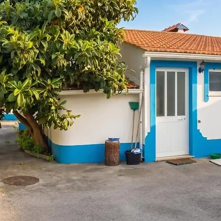 Σπίτι διακοπών Charming House In With Shared Pool