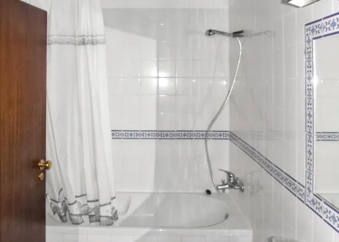 Charming House In With Shared Pool Pataias